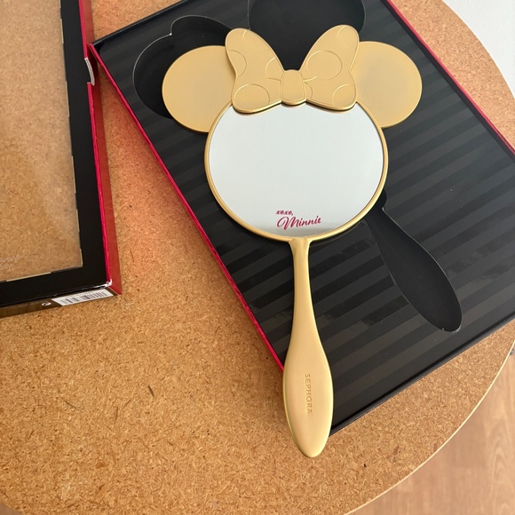 Disney Minnie Beauty by Sephora Gold finished Hand-held Mirror with orig box - Picture 7 of 16